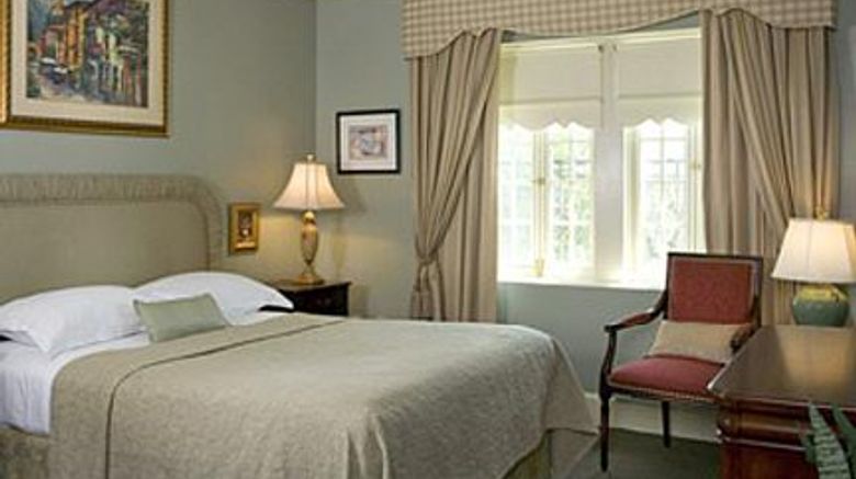 <b>1715 on Rittenhouse Room</b>