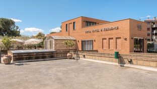 Petra Hotel & Residence