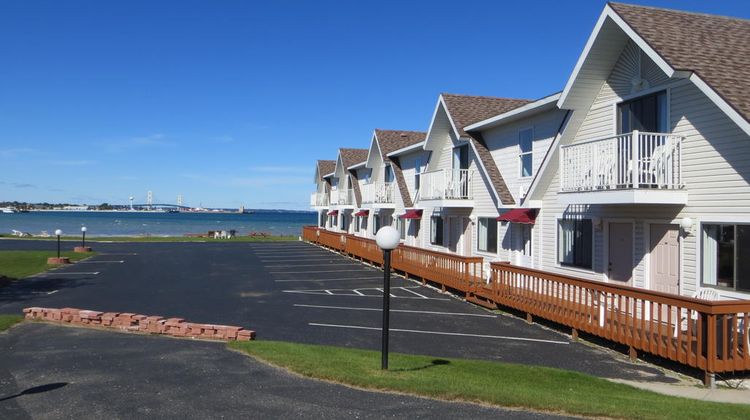 Bridge View Motel & Condos Exterior