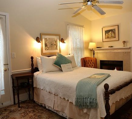 Martha's Vineyard B&B Room