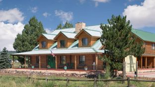Quarter Horse Inn & Lodge