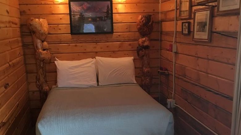 <b>The EarthSong Lodge Room</b>