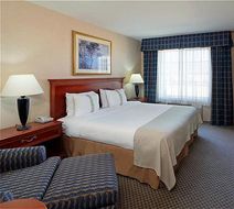 Holiday Inn Colorado Springs Airport Room