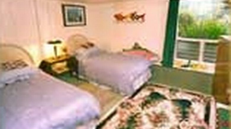 <b>Aloha Junction Bed & Breakfast Room</b>