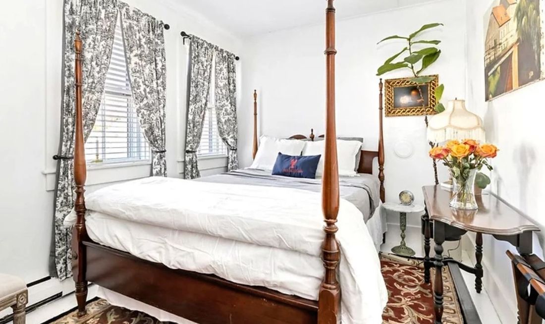 The Gaslamp Bed & Breakfast Room
