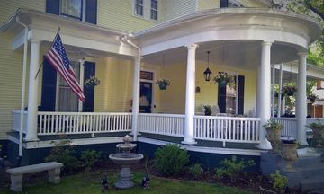 Ivy Bed & Breakfast