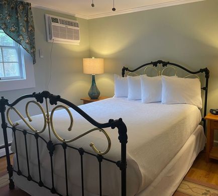 Schroon Lake Adirondack Bed & Breakfast Room