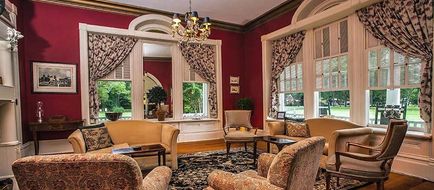 Abingdon Manor Lobby