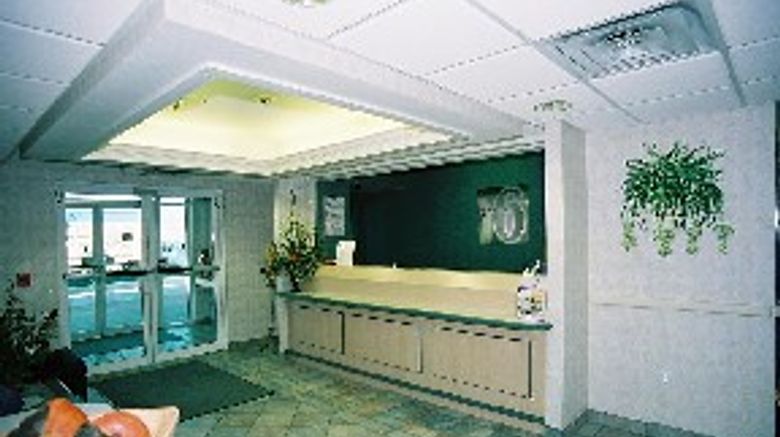 <b>Motel 6 Hillsboro Lobby</b>