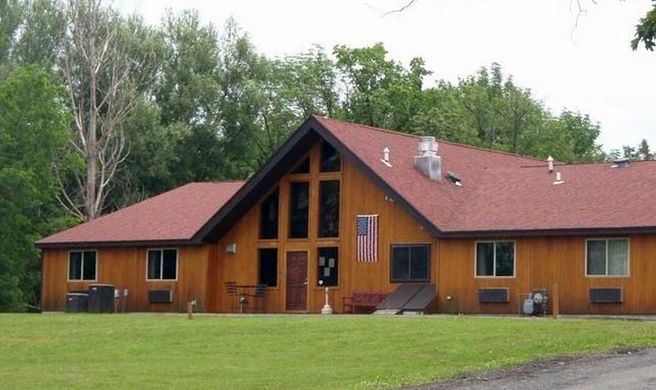 K & G Lodge Exterior