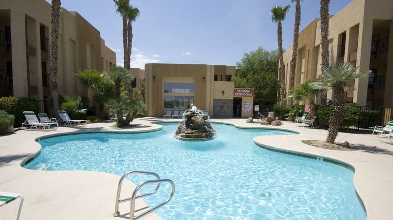 Emerald Suites Las Vegas Blvd Exterior