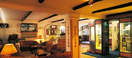 Hotel Carlo Magno Lobby