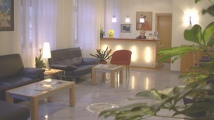 Hotel Lucia Lobby