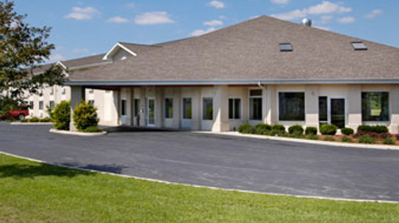 Baymont Inn  and  Suites Dowagiac Exterior