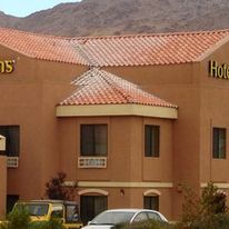 Oasis Inn & Suites
