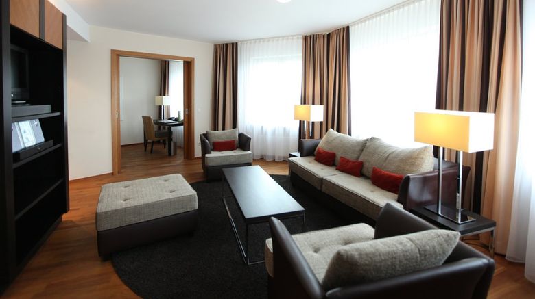 <b>Lindner Hotel & Residence Main Plaza Suite</b> <b>Lindner Hotel & Residence Main Plaza Suite</b>