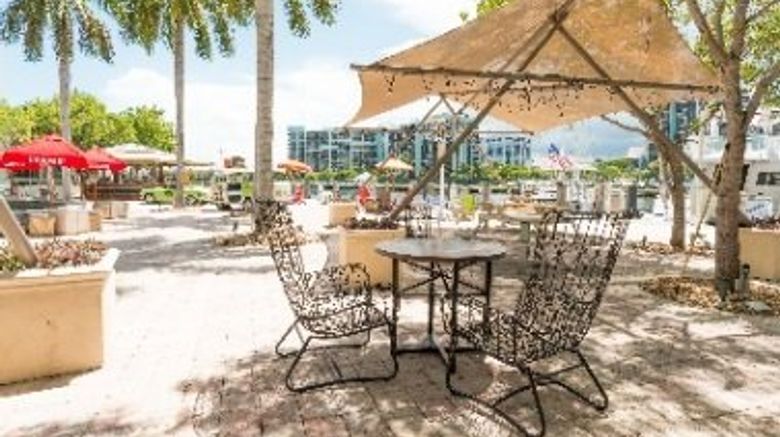 <b>Signia by Hilton Diplomat Beach Resort Bar/Lounge</b>