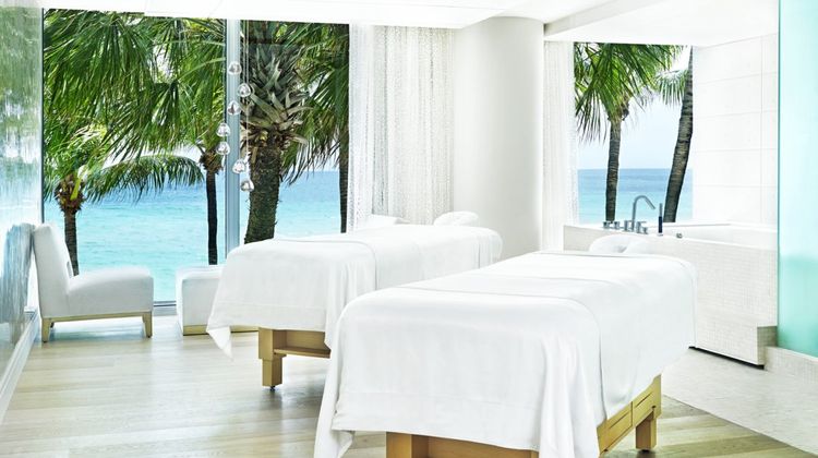 Signia by Hilton Diplomat Beach Resort Spa