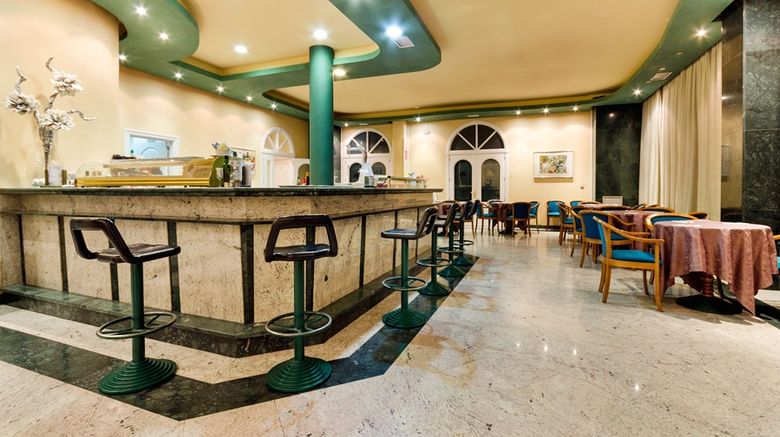 <b>Hotel Laguna Park Restaurant</b>