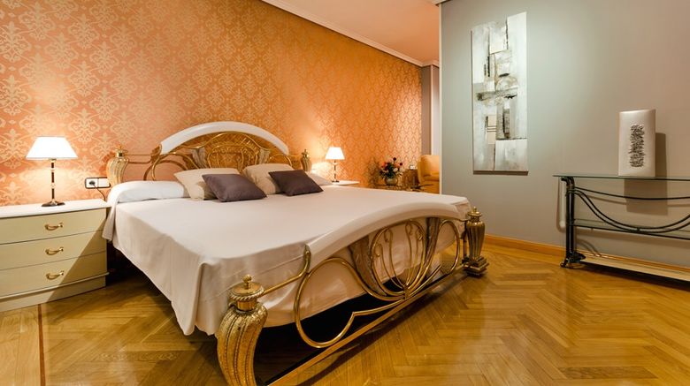 <b>Hotel Laguna Park Room</b>