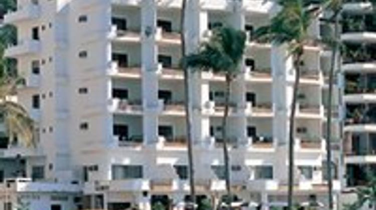 Emperador Beachfront Hotel & Suites Exterior