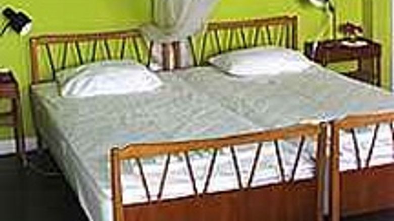 <b>Green Roof Inn Room</b>