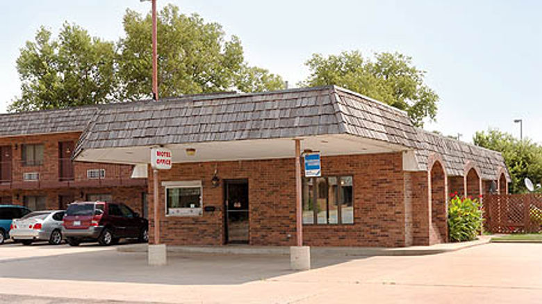 <b>Lehr's Motel Exterior</b>
