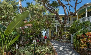 Colonial Court Inn