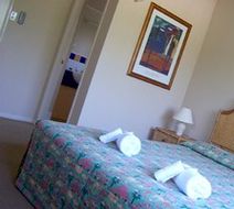 Nautilus Holiday Apartments Room