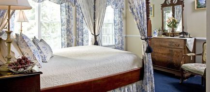 A Williamsburg White House B & B Room