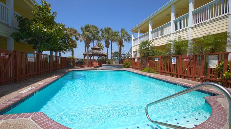 <b>Plantation Suites Pool</b>