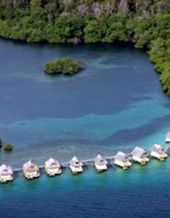 Punta Caracol Acqua Lodge