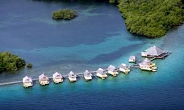 Punta Caracol Acqua Lodge
