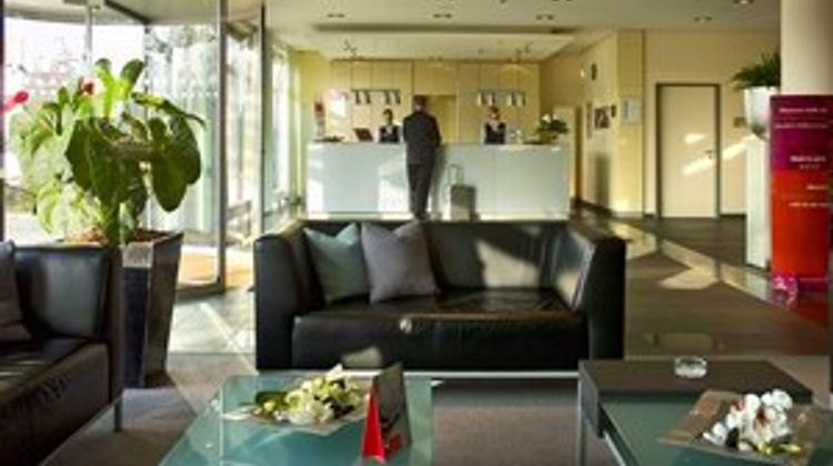 Mercure Hotel Duesseldorf City Nord Lobby