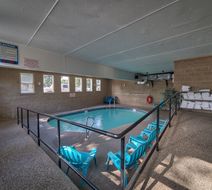 Moose Creek Lodge and Suites Pool