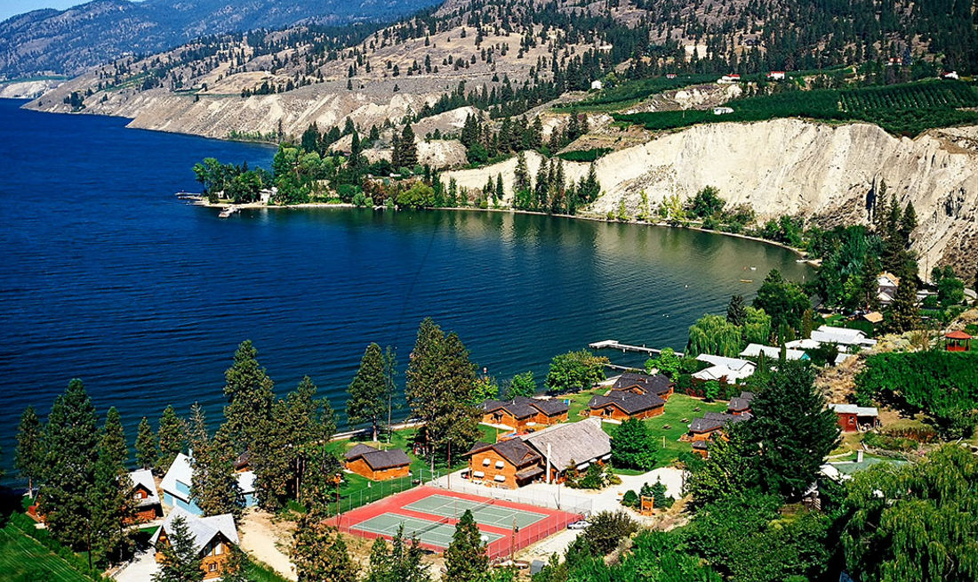 Sandy Beach Lodge & Resort Exterior