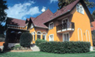 Uhu Villa Hotel & Restaurant