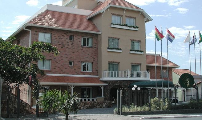 Villa Morra Suites Exterior