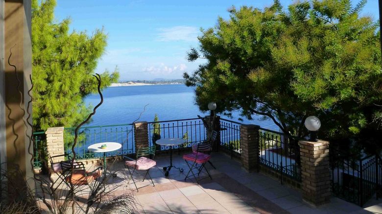 <b>Villas Cavo Marathia Restaurant</b>