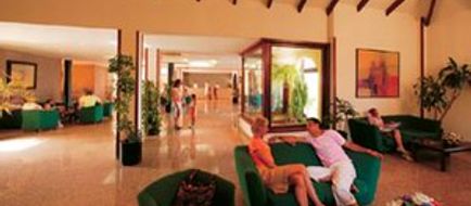 Hotel LIVVO Los Calderones Lobby