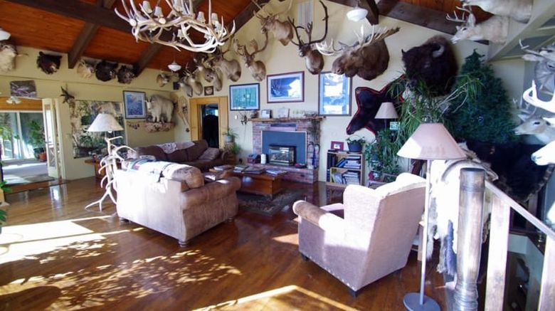 <b>Whitebird Summit Lodge Lobby</b>
