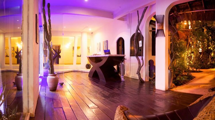 Kinbe Deluxe Boutique Hotel Lobby
