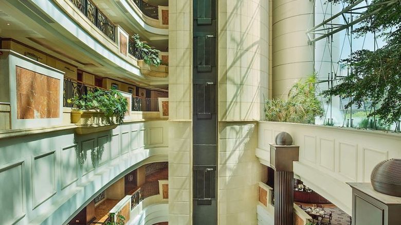 <b>Hilton Beirut Metropolitan Palace Lobby</b>