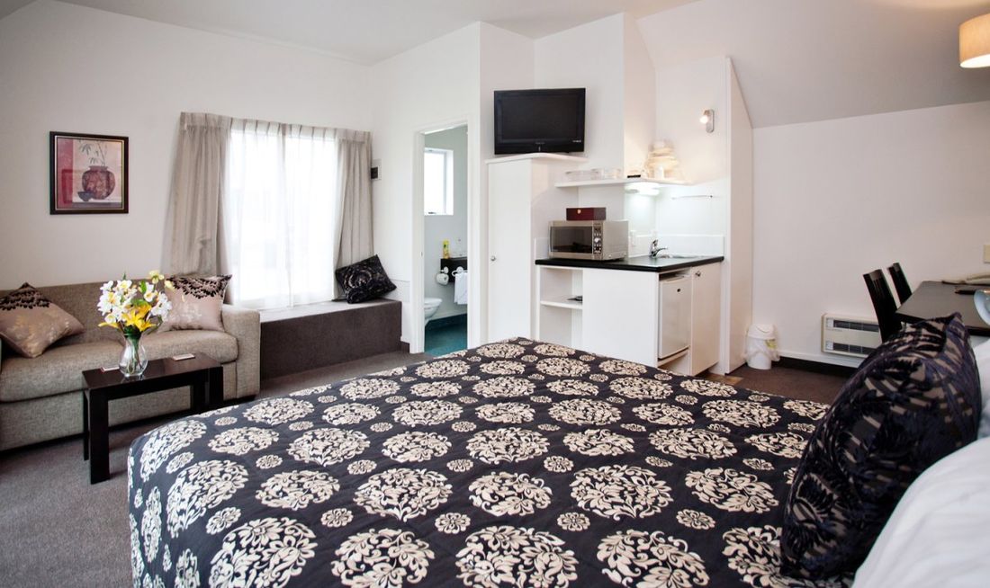 Cable Court Motel Room