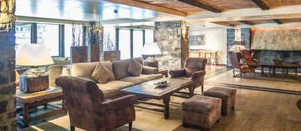 Patagonia Atiram Lobby