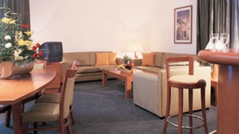 <b>Mercure Grand Jebel Hafeet Al Ain Hotel Suite</b>
