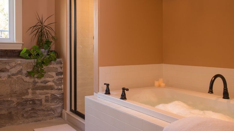 <b>Caldwell House Bed & Breakfast Spa</b> <b>Caldwell House Bed & Breakfast Spa</b>