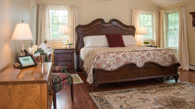 <b>Caldwell House Bed & Breakfast Suite</b> <b>Caldwell House Bed & Breakfast Suite</b>