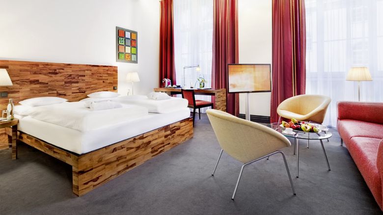 <b>Moevenpick Hotel Berlin Suite</b> <b>Moevenpick Hotel Berlin Suite</b>