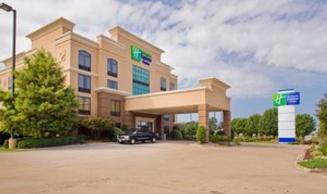 Country Inn & Suites Tyler Univ Area Exterior